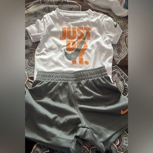 Toddler Nike outfit! Worn 1 time